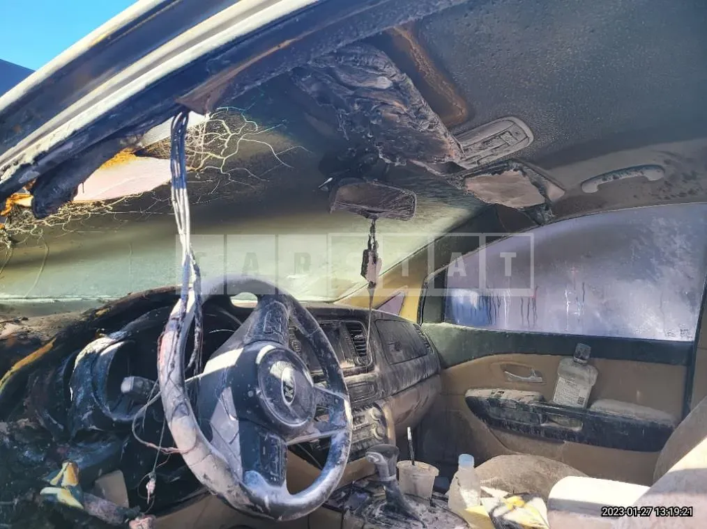 Photo 2 of 18: 2017 Kia Carnival High Limousine, VIN KNAMC81ABJS363076 — Korean insurance auction