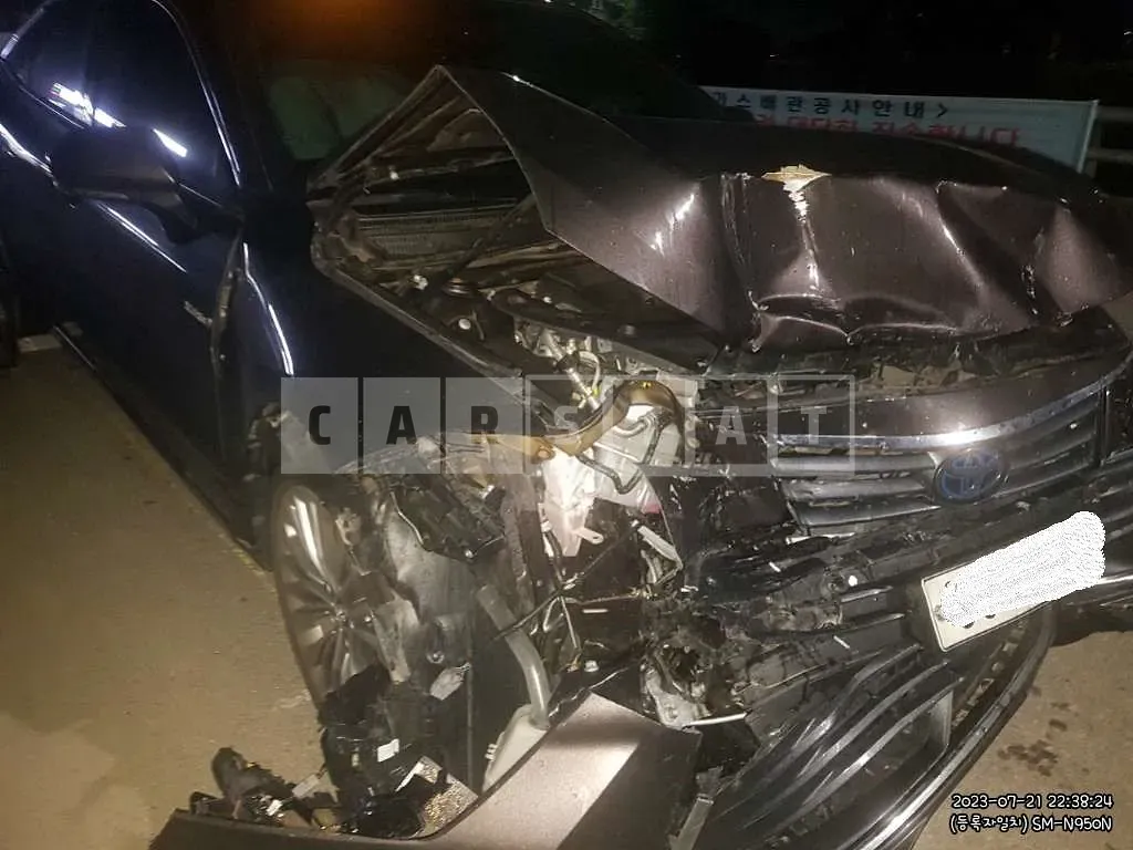 Photo 2 of 9: 2019 Toyota Avalon, VIN 4T1B21FB6KU008919 — Korean insurance auction