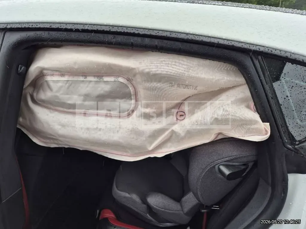 Photo 2 of 17: 2025 Porsche Taycan 4S (High. 5-Seater) — Korean insurance auction