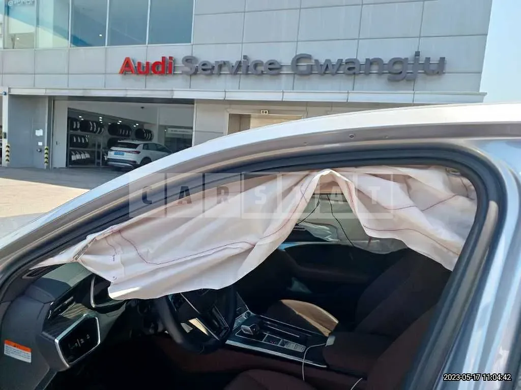 Photo 2 of 23: 2020 Audi A6 45 TFSI, VIN WAUZZZF22LN082411 — Korean insurance auction