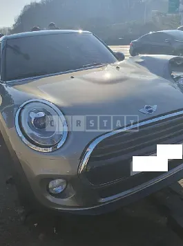 Photo 2 of 9: 2018 MINI Cooper Five-Door, VIN WMWXU1109J2H33290 — Korean insurance auction