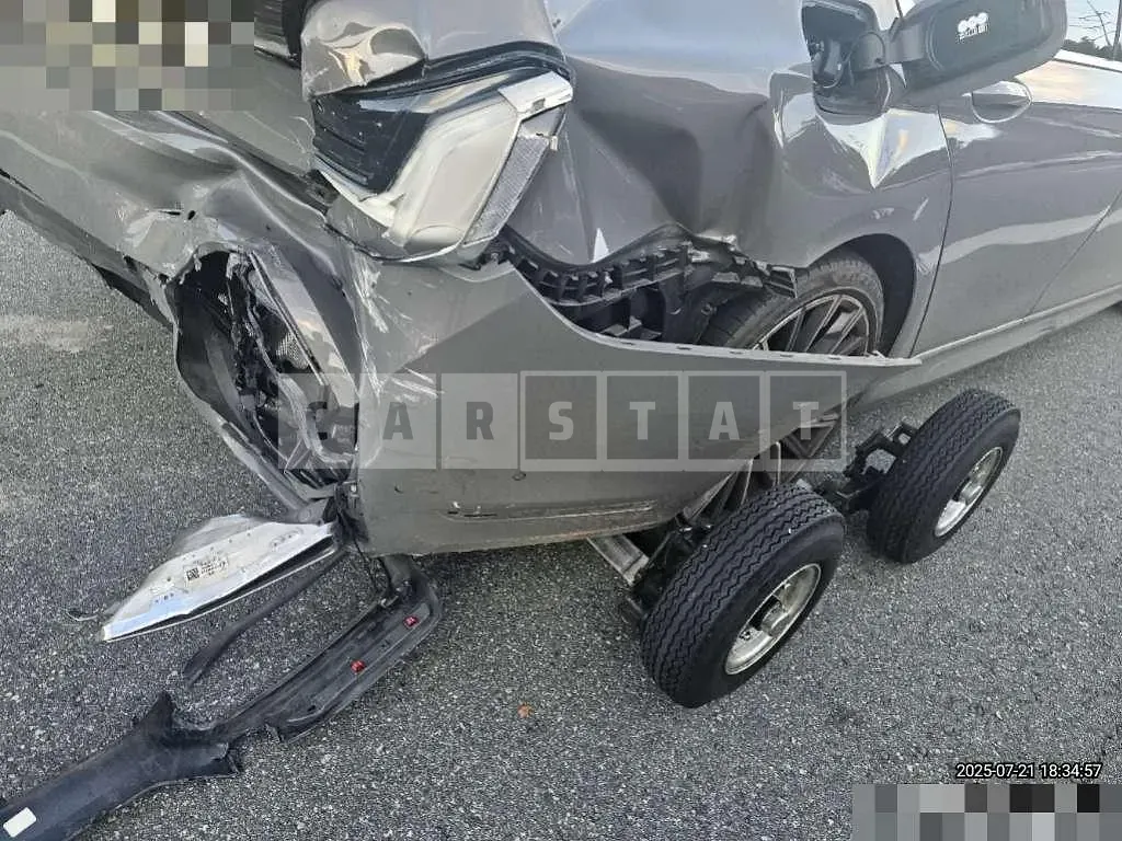 Photo 2 of 16: 2022 BMW 740i — Korean insurance auction