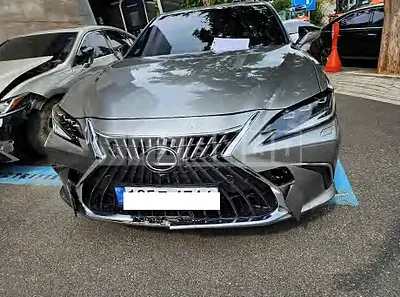 Photo 1 of 32: 2025 Lexus ES300h — Korean insurance auction