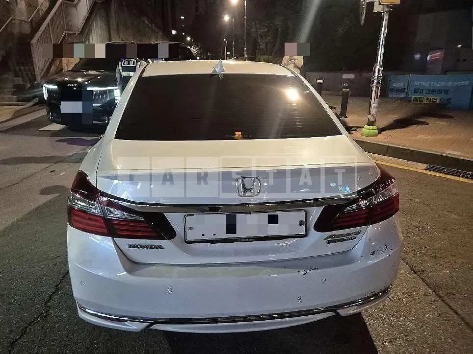 Photo 2 of 10: 2017 Honda Accord Hybrid — Korean insurance auction