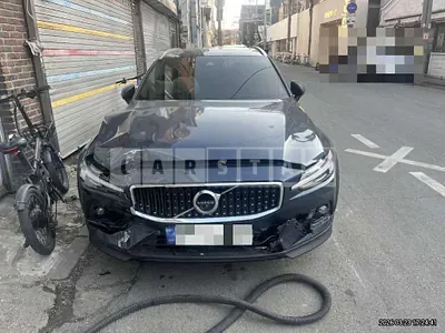 Photo 1 of 8: 2021 Volvo V60CCB5 AWD — Korean insurance auction