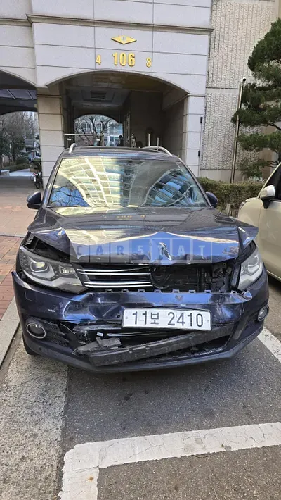 Photo 1 of 7: 2015 Volkswagen Tiguan 2.0 TDI Blue Motion Premium, VIN WVGZZZ5NZFW615412 — Korean insurance auction