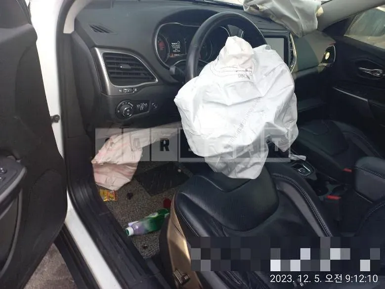 Photo 2 of 8: 2019 Jeep Zip Cherokee 2.4, VIN 1C4PJMCB4KD460189 — Korean insurance auction