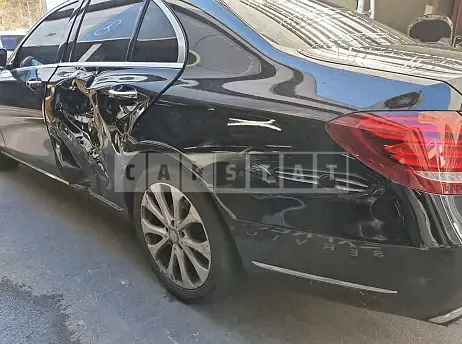 Photo 2 of 19: 2017 Mercedes-Benz E220 d 4Matic, VIN WDDZF0FB1HA210214 — Korean insurance auction