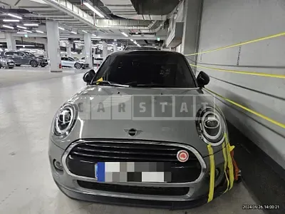 Photo 1 of 17: 2021 MINI Cooper — Korean insurance auction