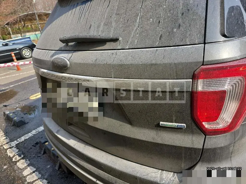 Photo 2 of 10: 2016 Ford Explorer 2.3 AWD — Korean insurance auction