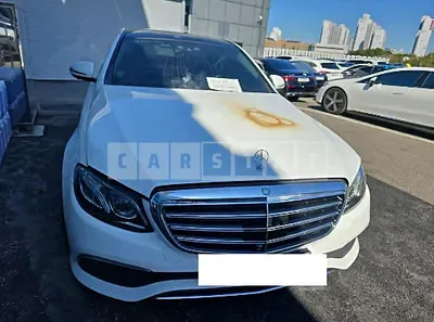 Photo 1 of 26: 2017 Mercedes-Benz E400 4Matic — Korean insurance auction