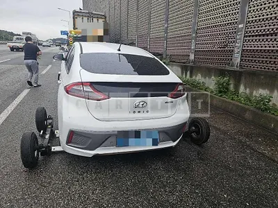 Photo 1 of 10: 2018 Hyundai IONIQ, VIN KMHC851HFJU027877 — Korean insurance auction