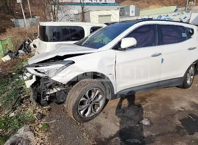 Photo 1 of 4: 2015 Hyundai Santa Fe, VIN KMHSW81XDFU396188 — Korean insurance auction