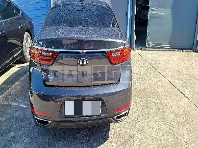 Photo 2 of 26: 2017 Kia K7 — Korean insurance auction