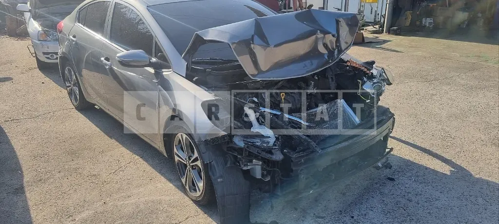 Photo 2 of 4: 2015 Kia K3 1.6, VIN KNAFZ412BFA931600 — Korean insurance auction
