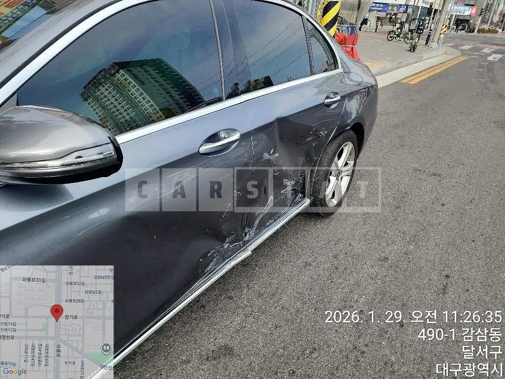 Photo 2 of 33: 2017 Mercedes-Benz E220d 4Matic Avantgarde, VIN WDDZF0FB5JA334959 — Korean insurance auction