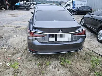 Photo 1 of 6: 2021 Lexus ES300h, VIN JTHBA1C11M2003501 — Korean insurance auction