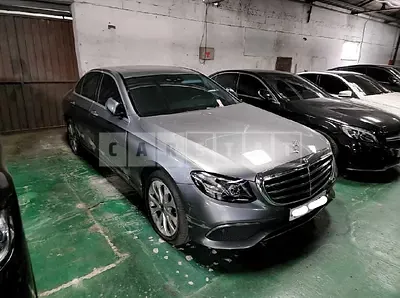 Photo 1 of 49: 2019 Mercedes-Benz E300 4Matic, VIN WDDZF4KB1KA559765 — Korean insurance auction