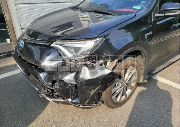 Photo 2 of 10: 2018 Toyota RAV4 Hybrid, VIN JTMDJREV3JD209122 — Korean insurance auction