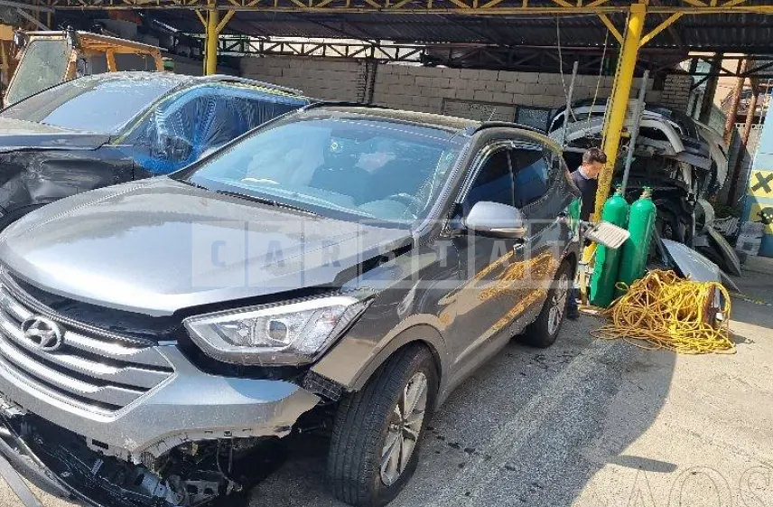 Photo 2 of 13: 2015 Hyundai Santa Fe, VIN KMHSW81UDFU466089 — Korean insurance auction