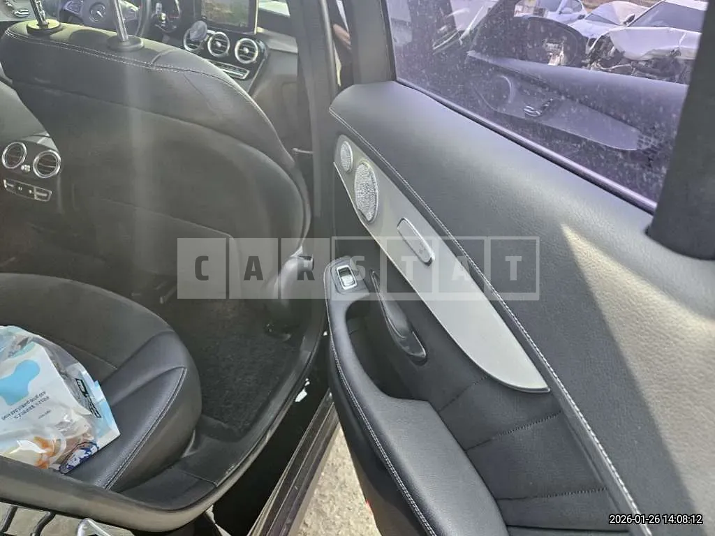 Photo 2 of 37: 2019 Mercedes-Benz GLC300 4Matic Coupe — Korean insurance auction