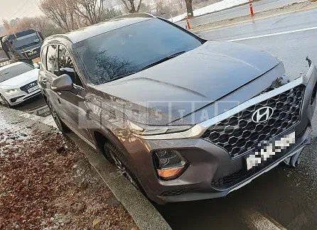 Photo 2 of 35: 2019 Hyundai Santa Fe, VIN KMHS381ABKU134930 — Korean insurance auction
