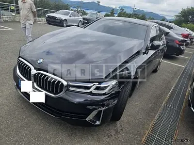 Photo 1 of 17: 2021 BMW 530e — Korean insurance auction