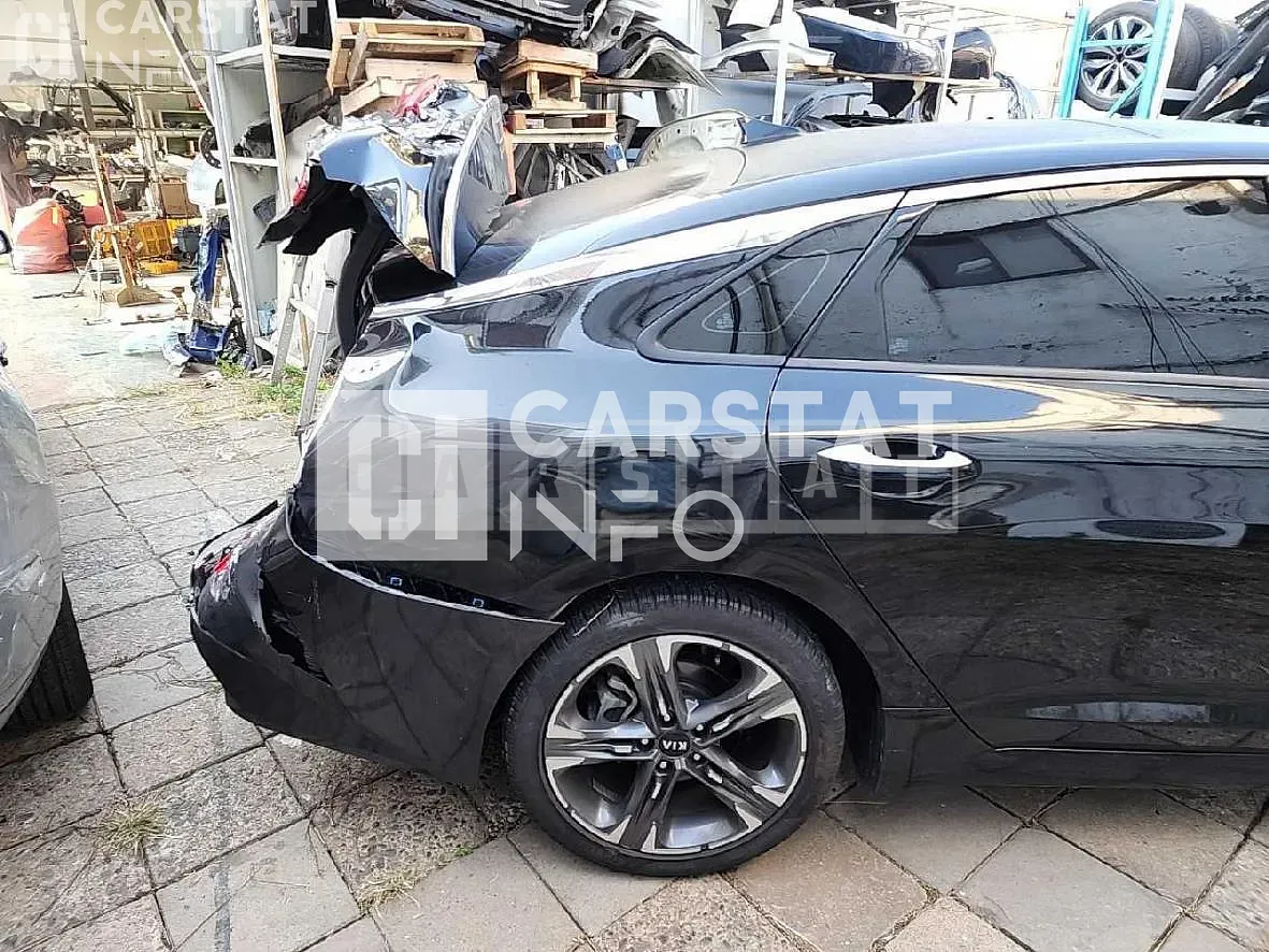 Photo 2 of 17: 2019 Kia K5 1. — Korean insurance auction