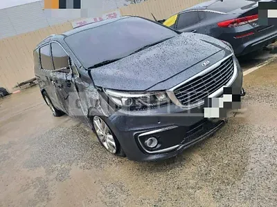 Photo 1 of 14: 2015 Kia Carnival Limousine, VIN KNAME81ABGS159900 — Korean insurance auction