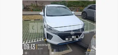 Photo 1 of 27: 2016 Hyundai IONIQ 1.6 (Hybrid) — Korean insurance auction