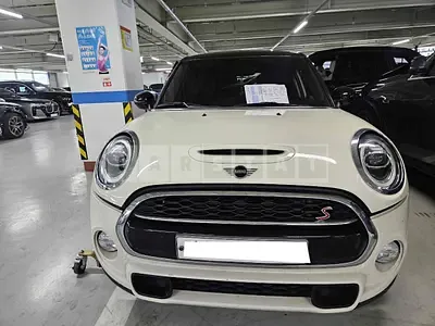 Photo 1 of 25: 2018 MINI Cooper S (5), VIN WMWXU310XK2D47104 — Korean insurance auction