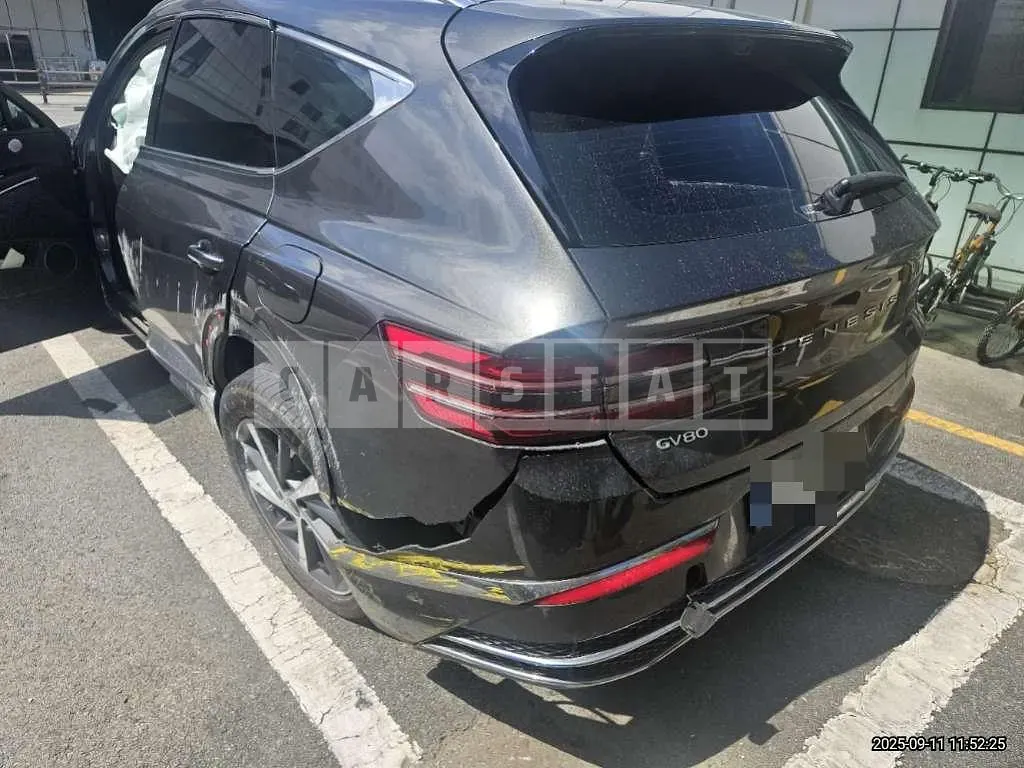 Photo 2 of 30: 2024 Genesis GV80 2.5T AWD — Korean insurance auction