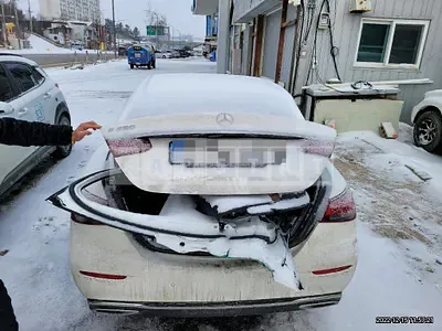 Photo 1 of 21: 2021 Mercedes-Benz E250, VIN W1KZF4FB2MA971772 — Korean insurance auction