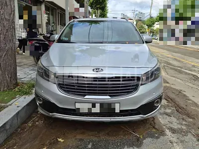 Photo 1 of 12: 2016 Kia Carnivals — Korean insurance auction