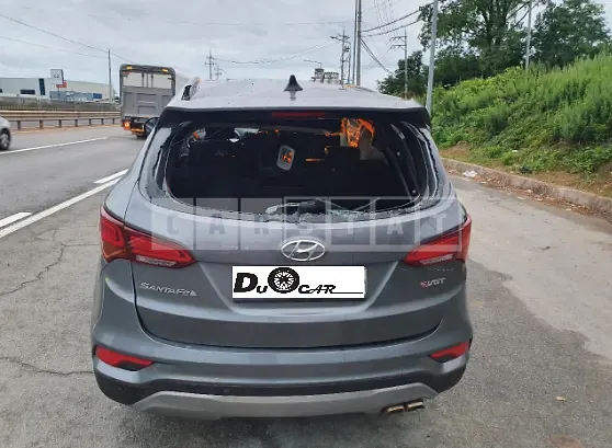 Photo 2 of 6: 2016 Hyundai Santa Fe, VIN KMHSW81XBGU678010 — Korean insurance auction