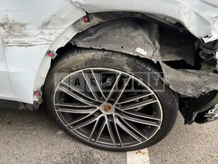 Photo 2 of 9: 2019 Porsche Cayenne, VIN WP1AA29Y3KDA23644 — Korean insurance auction