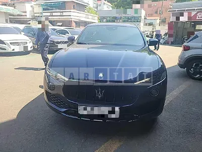 Photo 1 of 10: 2018 Maserati Levante Diesel, VIN ZN661TUG5JX283146 — Korean insurance auction