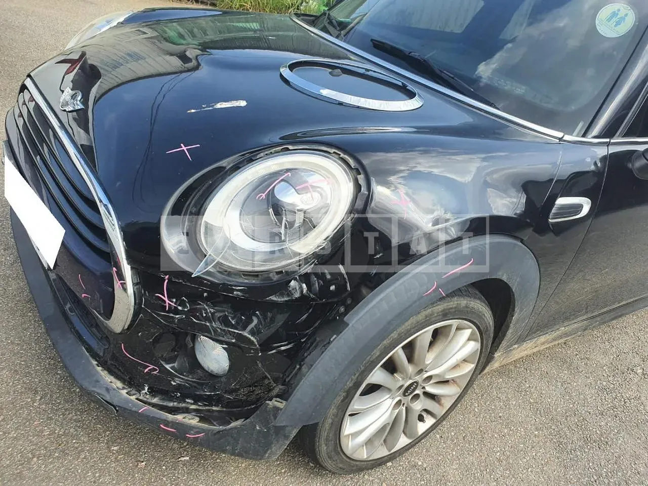 Photo 2 of 23: 2017 MINI Cooper D Five-Door, VIN WMWXT3103H2F99286 — Korean insurance auction