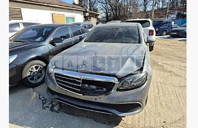 Photo 1 of 35: 2016 Mercedes-Benz E220 d — Korean insurance auction