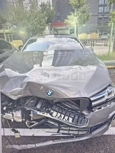 Photo 1 of 8: 2022 BMW 530e — Korean insurance auction