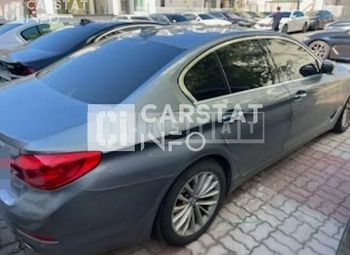 Photo 2 of 8: 2018 BMW Calm 520d — Korean insurance auction