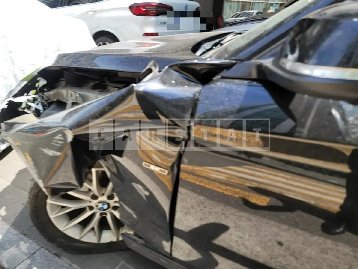 Photo 2 of 14: 2015 BMW 118d — Korean insurance auction