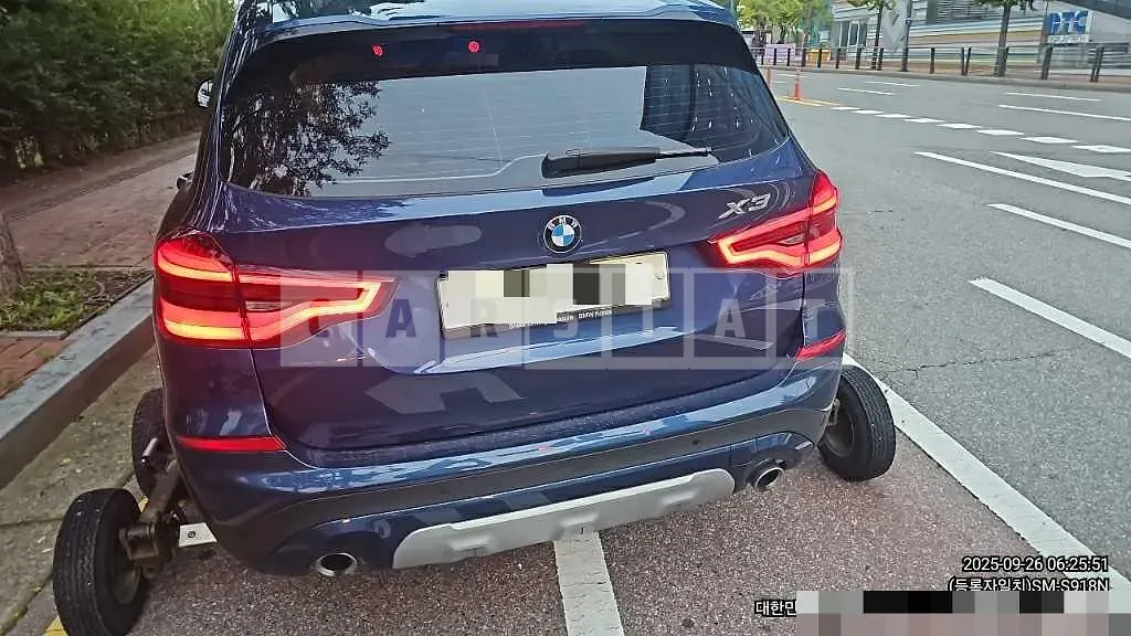 Photo 2 of 15: 2018 BMW X3 xDrive30d — Korean insurance auction