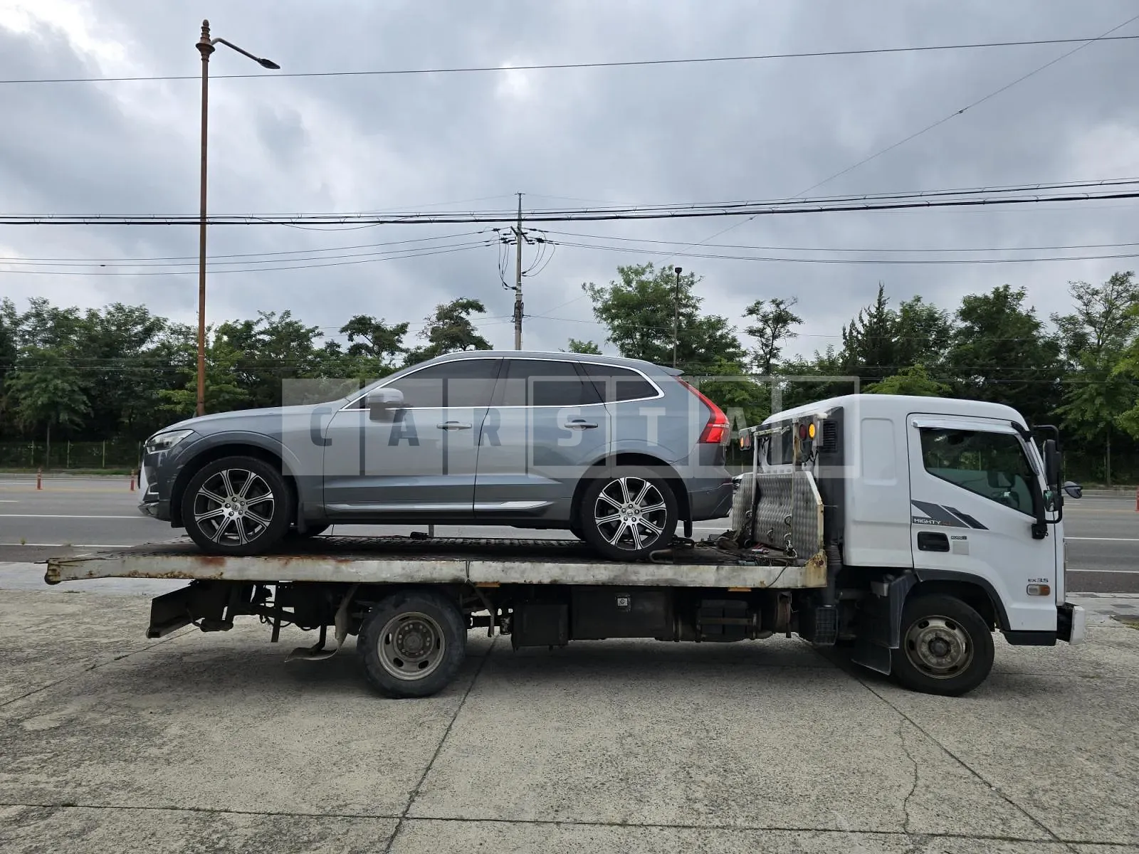 Photo 2 of 5: 2018 Volvo XC60D5 AWD, VIN YV1UZ68TCJ1095711 — Korean insurance auction
