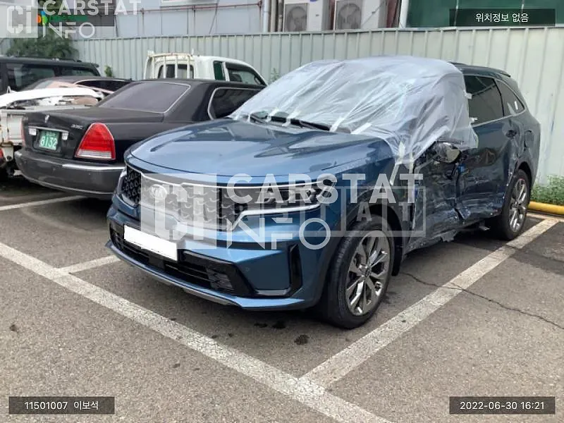 Photo 2 of 23: 2020 Kia Sorento, VIN KNARH81BGMA023064 — Korean insurance auction