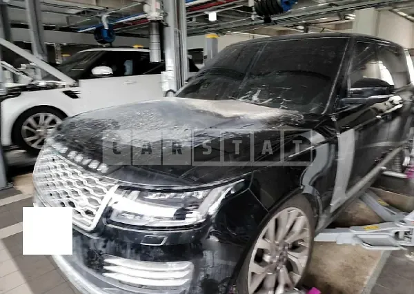 Photo 2 of 38: 2018 Land Rover Range Rover 4.4d, VIN SALGA3BJ2JA511846 — Korean insurance auction