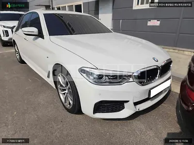 Photo 1 of 17: 2017 BMW 520d xDrive, VIN WBAJC5109HG858266 — Korean insurance auction