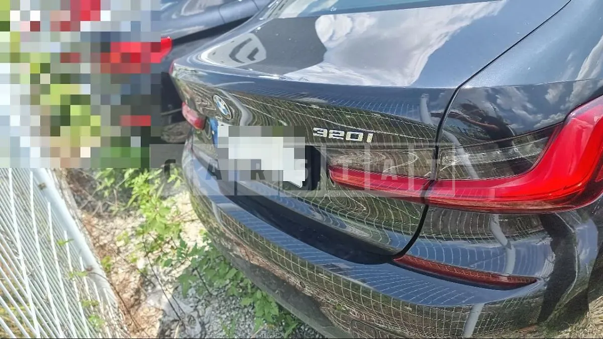 Photo 2 of 19: 2021 BMW 320i, VIN WBA5X5100MFL48751 — Korean insurance auction