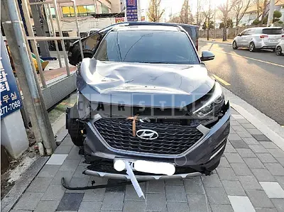 Photo 1 of 24: 2017 Hyundai Tucson, VIN KMHJ5815GHU328652 — Korean insurance auction