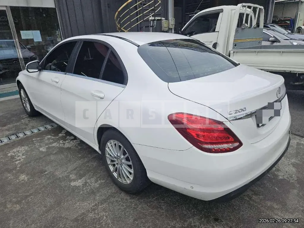 Photo 2 of 5: 2015 Mercedes-Benz C200 — Korean insurance auction
